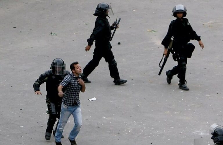 حملة اعتقالات واسعة في إيران ضد قادة الاحتجاجات