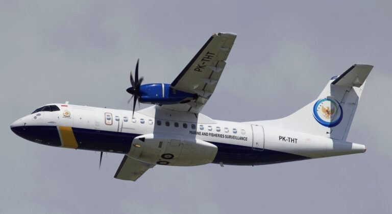 تحطم طائرة إندونيسية واختفاء الركاب! (صورة)