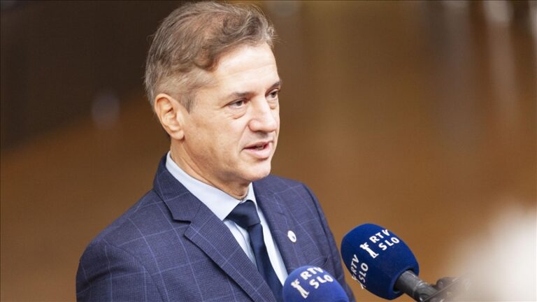 بعد فرنسا.. سلوفينيا ترفض الانضمام لـ”مجلس السلام”