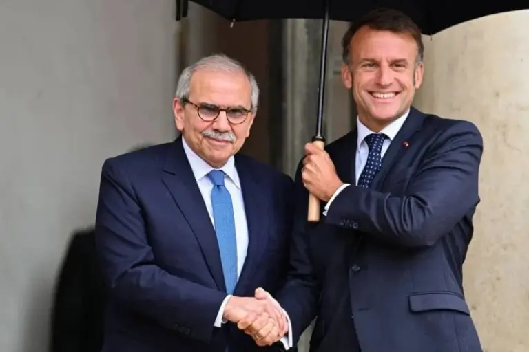 ماكرون لسلام: نتشارك هدف الاستقرار.. ومؤتمر للجيش قريباً