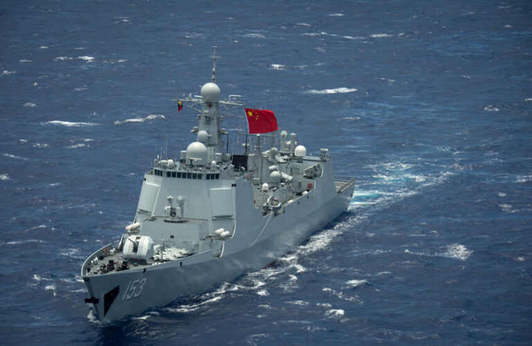 دوريات قتالية واستنفار في بحر الصين