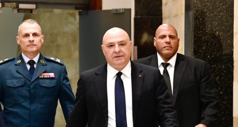 البابا لعون: ندعو للبنانيين