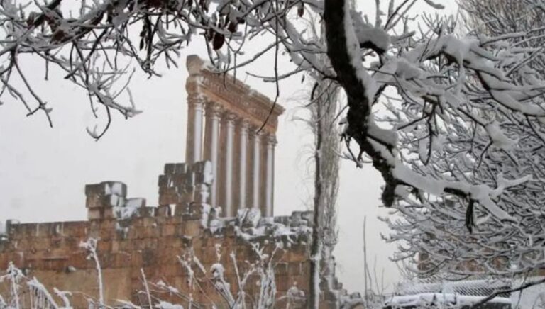 الثلوج تغطي تلال بعلبك! (فيديو)