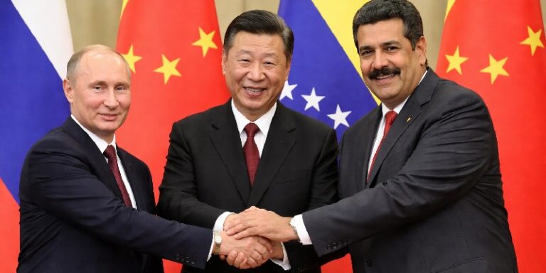 كيف تعاملت الصين وروسيا مع “خسارة” فنزويلا؟ 