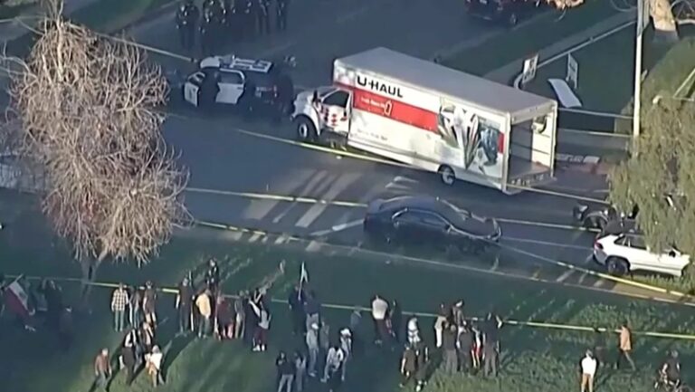 دهس باحتجاج ضد حكومة إيران في لوس أنجلوس (فيديو)