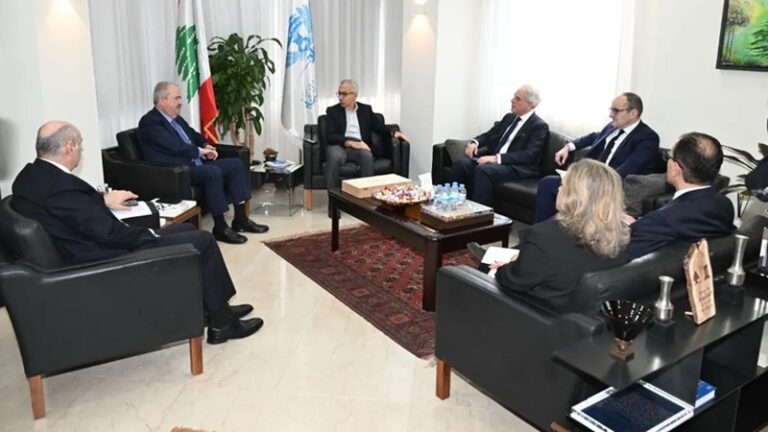 جابر يؤكد المضي في التحديث الرقمي بوزارة المالية