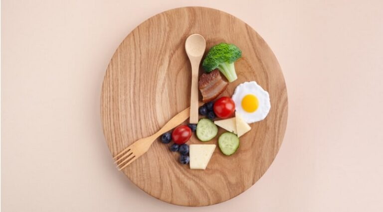 الصيام المتقطع: التوقيت يحسم النتائج!