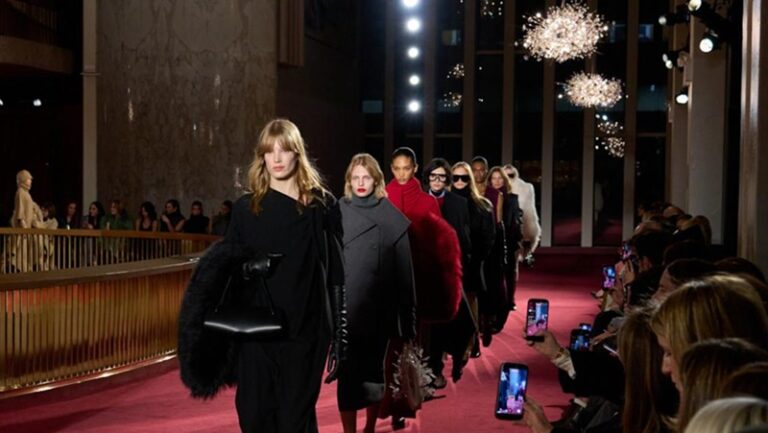 أبرز عروض أسبوع الموضة في نيويورك ‏لخريف وشتاء 2026 (صور)