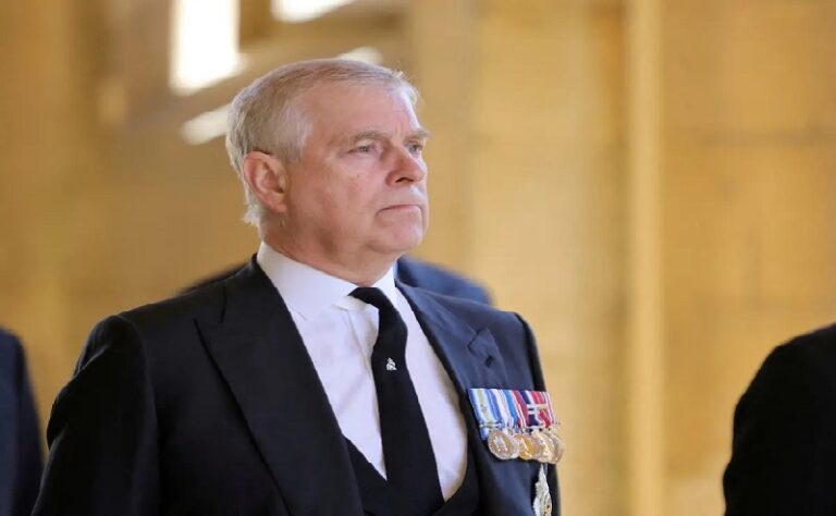 الإفراج عن الأمير السابق أندرو ماونتباتن (صور)