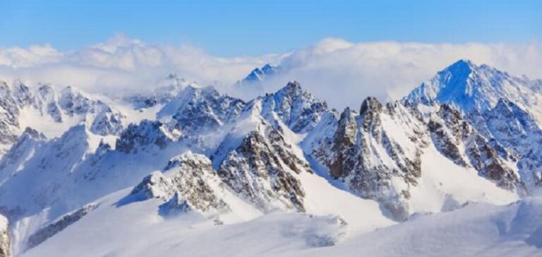 3 قتلى بانهيار ثلجي في جبال الألب