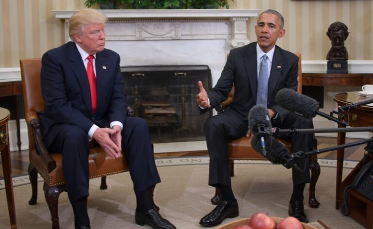 ترامب يتهم أوباما بأنه كشف معلومات سرية عن وجود الكائنات الفضائية!