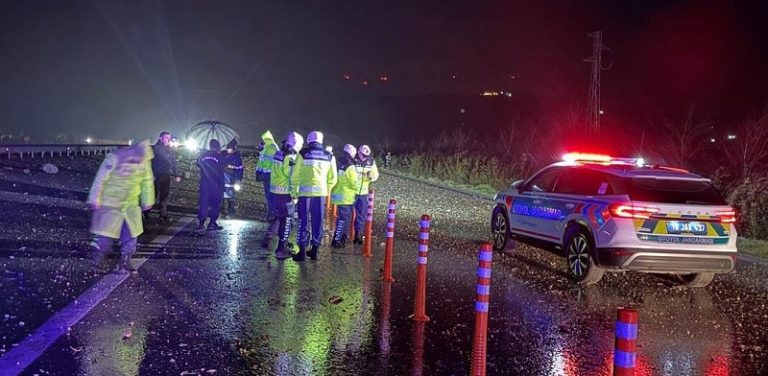 بالفيديو – تحطم طائرة عسكرية تركية ومقتل الطيار