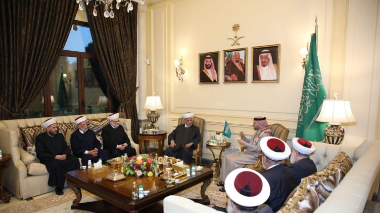 بخاري يقيم إفطاراً لدار الفتوى: حان الوقت أن يرتاح لبنان