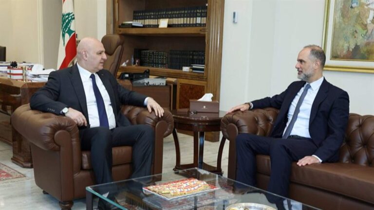 ‏عون يبحث مع رسامني تأهيل طريق ضهر البيدر وتفعيل مطار القليعات