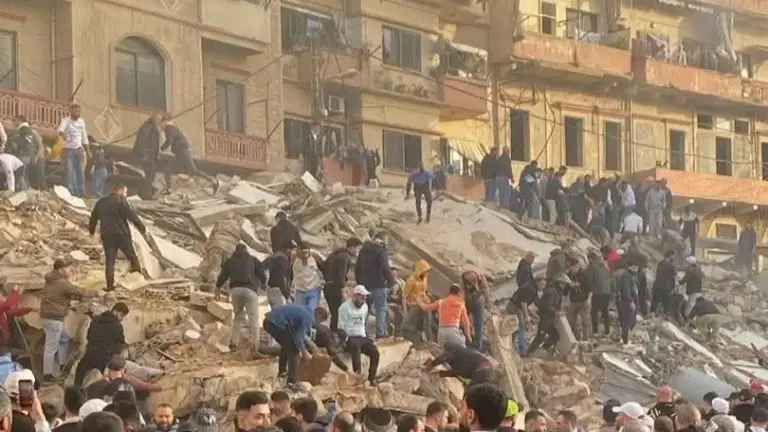 بالأسماء ـ ضحايا وجرحى انهيار مبنى طرابلس