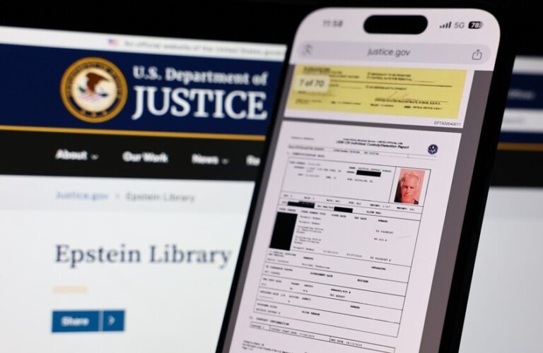تفاصيل وفاة جيفري إبستين