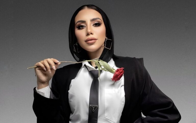 إطلالات عصرية للمحجبات في عيد الحب!