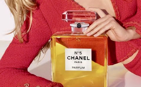 “شانيل 5”.. عطر الأنوثة الخالدة!