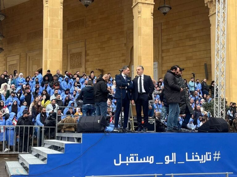 حشود غفيرة تحيي ذكرى رفيق الحريري (فيديو)