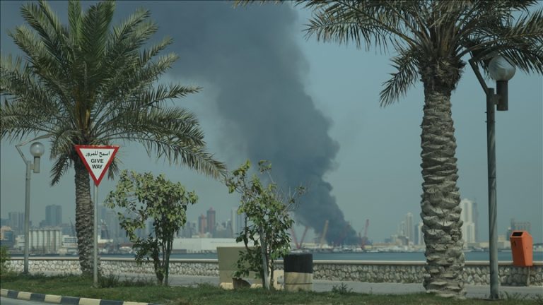 غارتان على مطار الكويت.. وإصابات بين العاملين (فيديو)