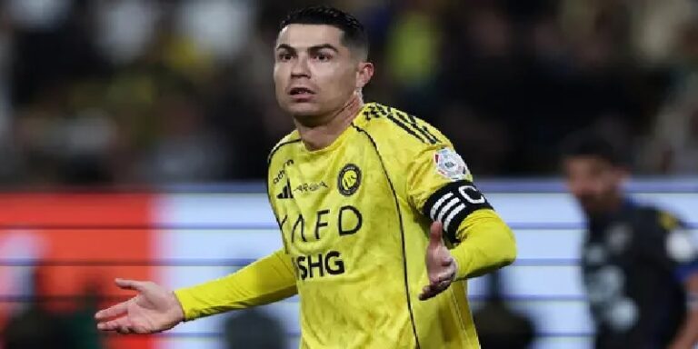 رونالدو يُنهي مقاطعته لمباريات النصر بعد تسوية الخلافات مع صندوق الإستثمارات السعودي