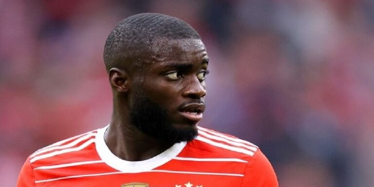 رسمياً.. بايرن ميونخ يجدد عقد مدافعه أوباميكانو