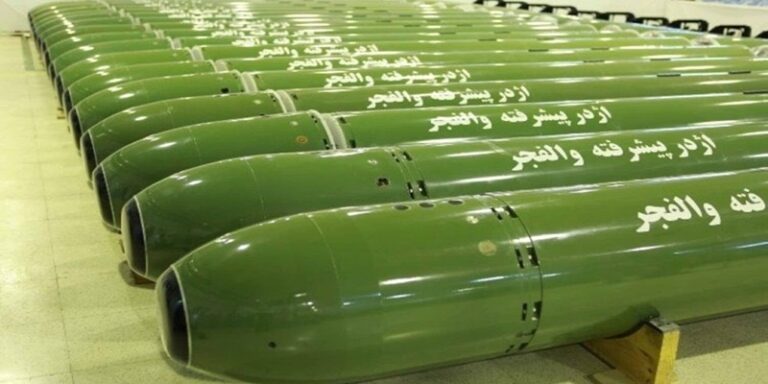 “الحوت” الإيراني بمواجهة حاملات الطائرات الأميركية