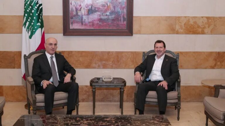 الحجار وشحادة يوقعان مشروع الهوية والبنية التحتية الرقمية