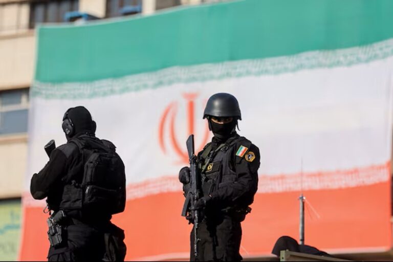 إيران: لا تنازل عن الصواريخ وتخصيب “اليورانيوم”!