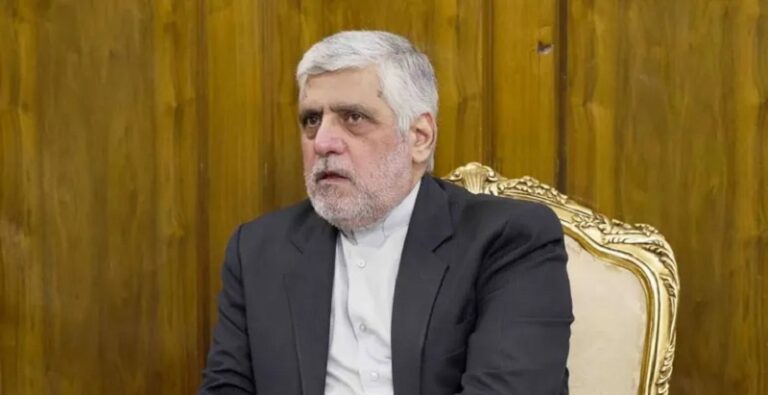 السفير الإيراني يرفض مغادرة لبنان