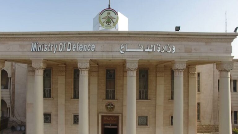 “الدفاع العراقية”: استهداف قاعدة جوية قرب مطار بغداد