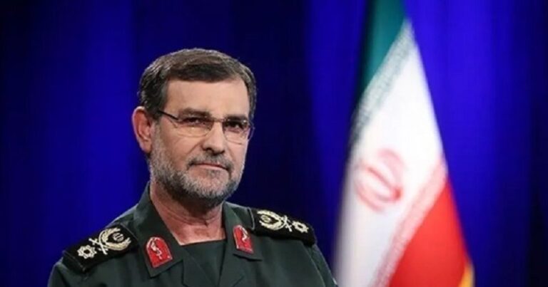 “الحرس الثوري” ينعى قائد قواته البحرية