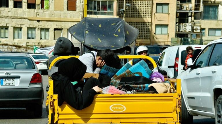 300 ألف شخص في لبنان أُجبروا على النزوح بسبب العدوان!