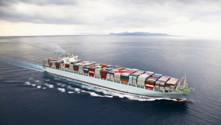 60 سفينة فرنسية عالقة في مياه الخليج والبحر الأحمر