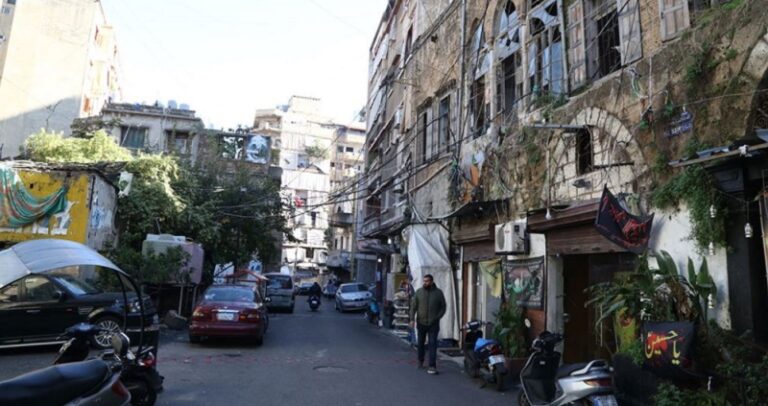المبنى المهدد عند مفرق الخندق الغميق (صور)