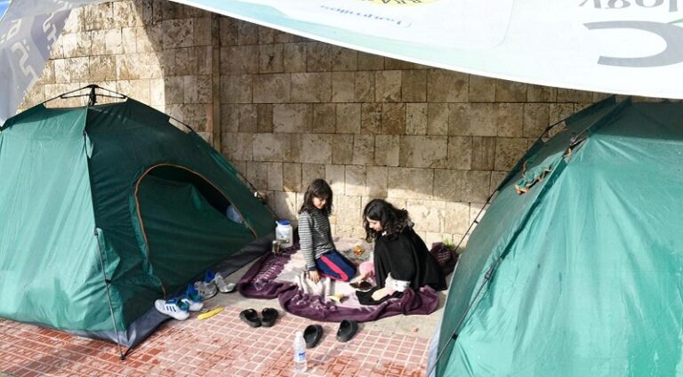 تركيا توافق على تقديم بيوت جاهزة لإيواء النازحين