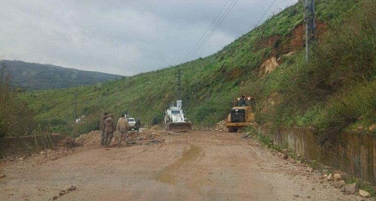 تأهيل طريق الخردلي – النبطية لإعادة فتحها بعد استهدافها