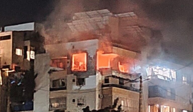 بالفيديو.. الغارة على عرمون ليلاً