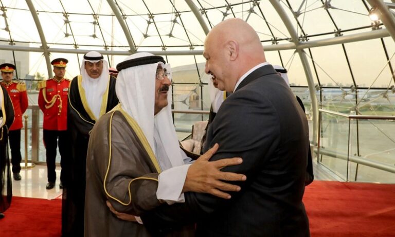 عون يهنئ أمير الكويت بالفطر.. ويؤكد تضامن لبنان مع الكويت