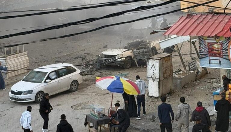 الاحتلال يقصف سيارة للشرطة في غزة.. و4 شهداء