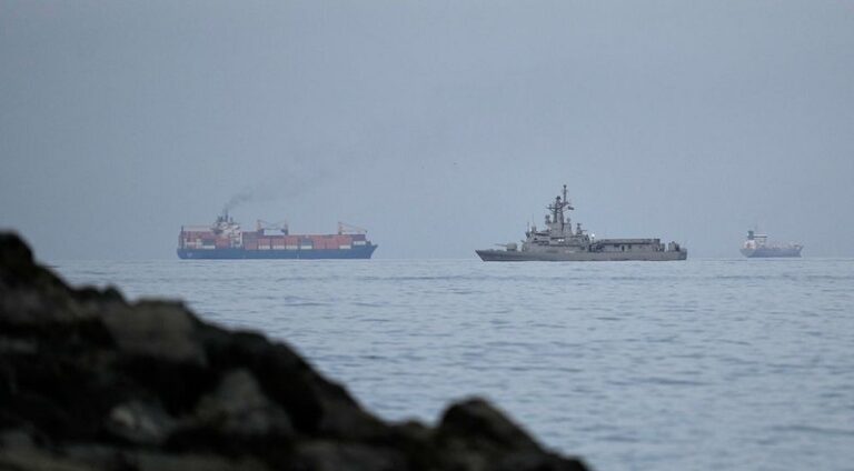 “خاتم الأنبياء”: لن نسمح لسفن العدو أن تمر من مضيق هرمز