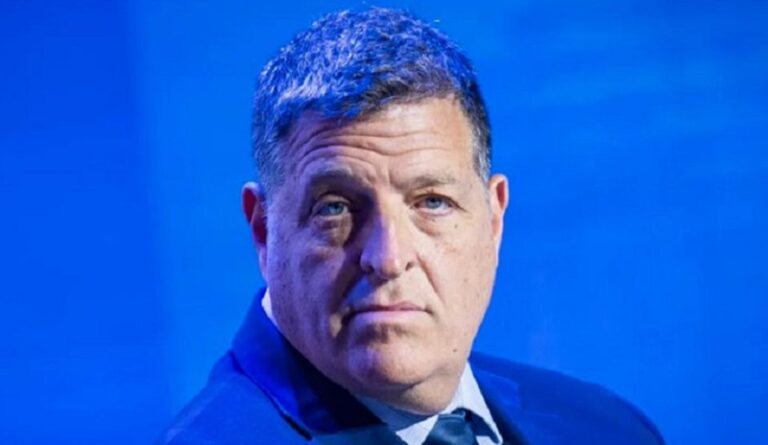 مستشار نتنياهو: إيران دائماً تكذب