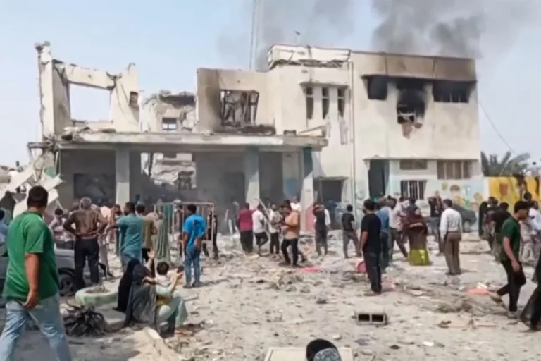 ارتفاع شهداء مدرسة “ميناب” في إيران إلى 165