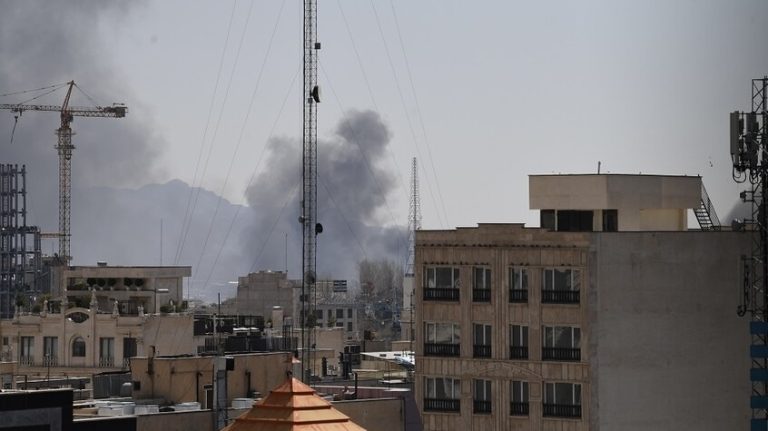 غارات على إيران