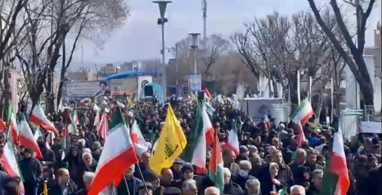 مسيرات حاشدة في إيران بمناسبة “يوم القدس العالمي” (فيديو)