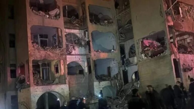 تضرر 20 مبنى في “عراد” وسقوط 66 إصابة من الصهاينة