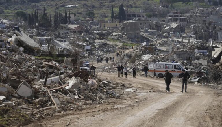 استهداف دراجتين ناريتين في البازورية.. وقصف نحو تولين وزوطر الشرقية وميفدون وجبشيت (صور)