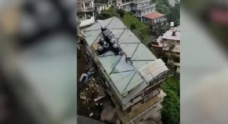 قتيلان وجرحى بانهيار مبنى في الهند