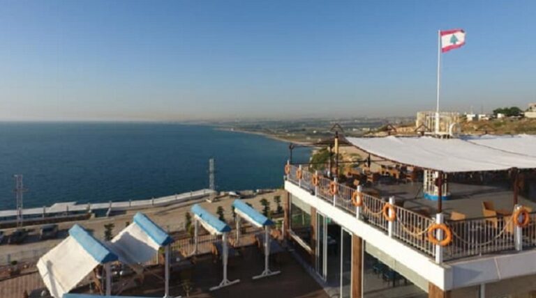 العدو يفجّر “السفينة” (فيديو)