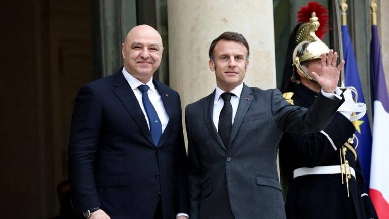 ماكرون يعزي عون بشهداء العدوان على لبنان